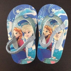 Disney’s Frozen toddler sandals size small (5-6)